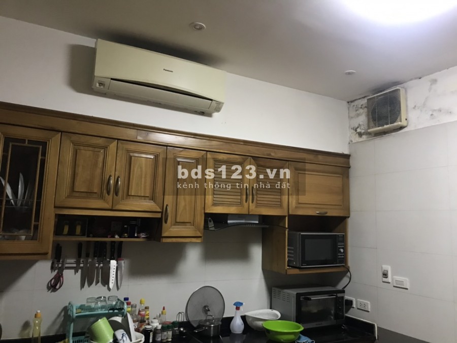 Bán nhà Phạm Văn Đồng, ngay gần siêu thị metro, 2 phút ra phố, sổ sẵn chủ bàn giao ngay