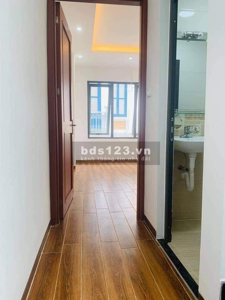 Bán nhà phố Trần Đại Nghĩa mặt ngõ thông, 15m ra mặt phố, dt 32m2, giá bán 2.2 tỷ