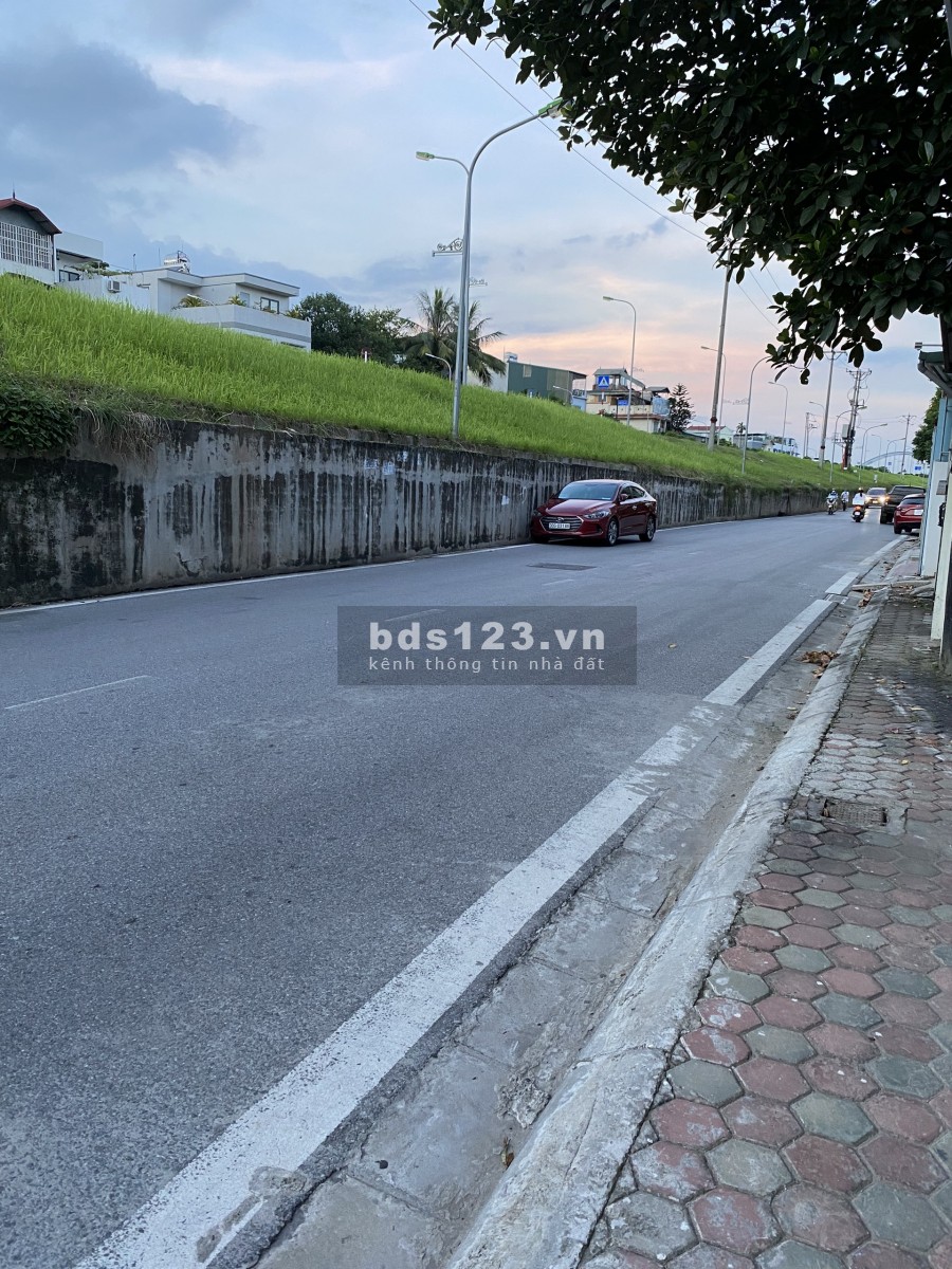 Chủ cần bán gấp nhà Ngọc Thụy - Long Biên, Dân trí tuyệt vời, 76 m2, MT 4.5m, giá 4 tỷ