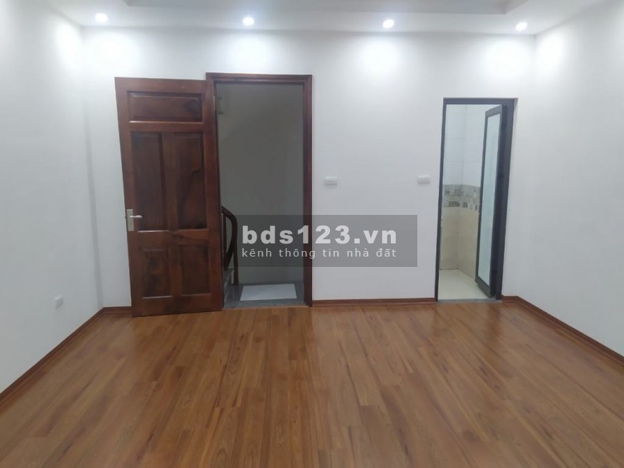 Bán nhà đường Tôn Thất Tùng Đống Đa, nhà đẹp, giá rẻ, 48m2 x 4 tầng
