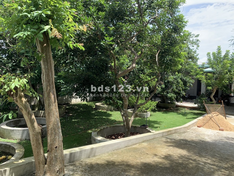 Cần bán nhà vườn nghĩ dưỡng xã Nhuận Đức có vườn cây ăn trái sẳn đầy đủ nhà ở kiên cố