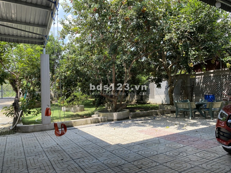 Cần bán nhà vườn nghĩ dưỡng xã Nhuận Đức có vườn cây ăn trái sẳn đầy đủ nhà ở kiên cố