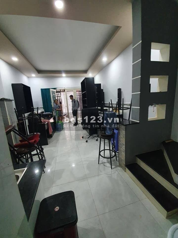 Bán nhà đẹp, Quận 10, ngay trung tâm, giá rẻ 5.35 tỷ, vào ở ngay