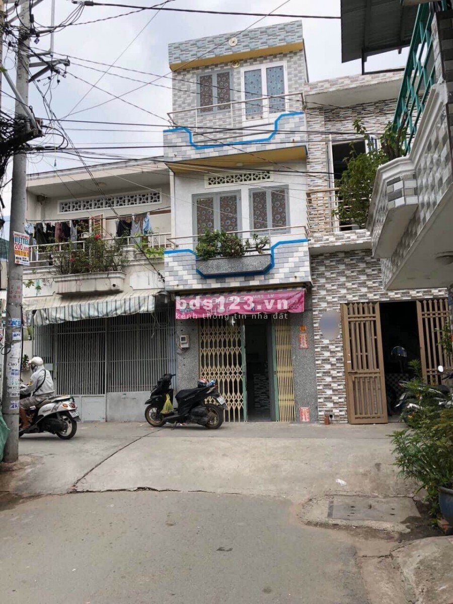 Bán nhà cuối hẻm 759 Hương Lộ 2 hẻm rộng ô tô quay đầu, khu dân trí cao, tiện ích đầy đủ