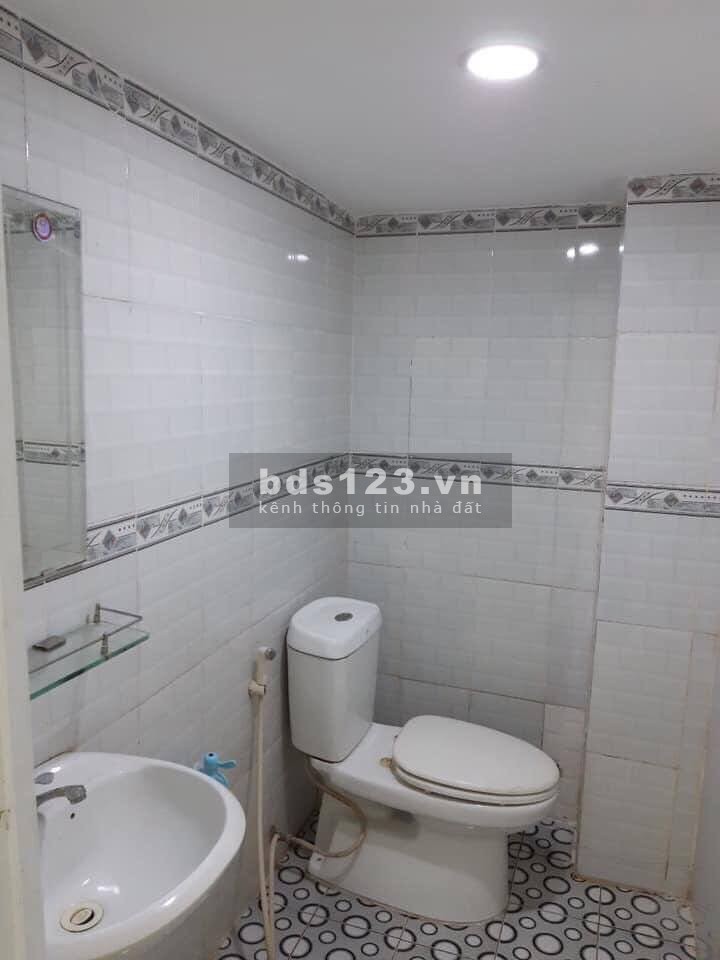 Bán nhà cuối hẻm 759 Hương Lộ 2 hẻm rộng ô tô quay đầu, khu dân trí cao, tiện ích đầy đủ