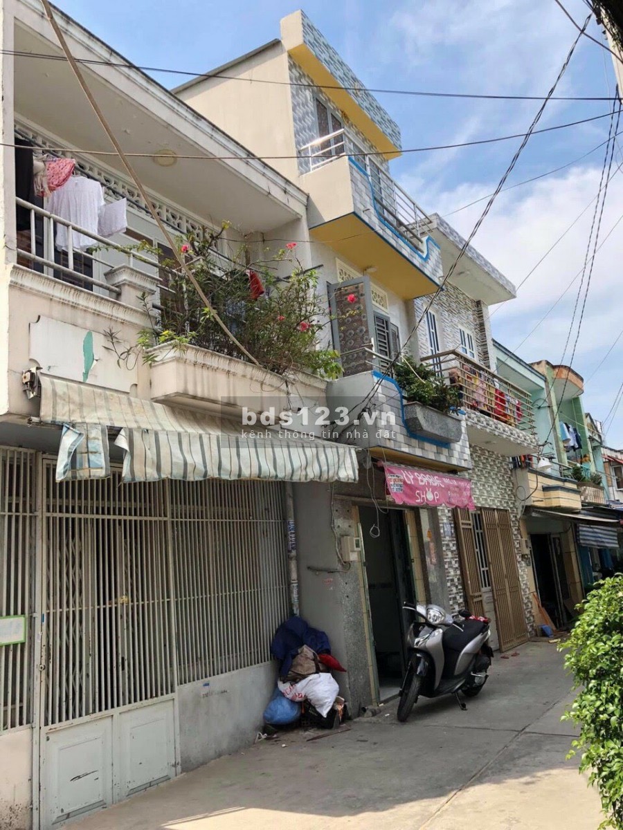 Bán nhà cuối hẻm 759 Hương Lộ 2 hẻm rộng ô tô quay đầu, khu dân trí cao, tiện ích đầy đủ