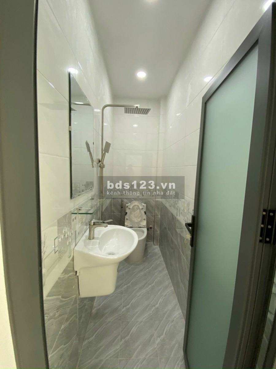 [Gấp] Bán nhà Thích Quảng Đức, hẻm xe hơi, nội thất tiền tỷ, DT 45m2, chỉ 6.6 tỷ TL.