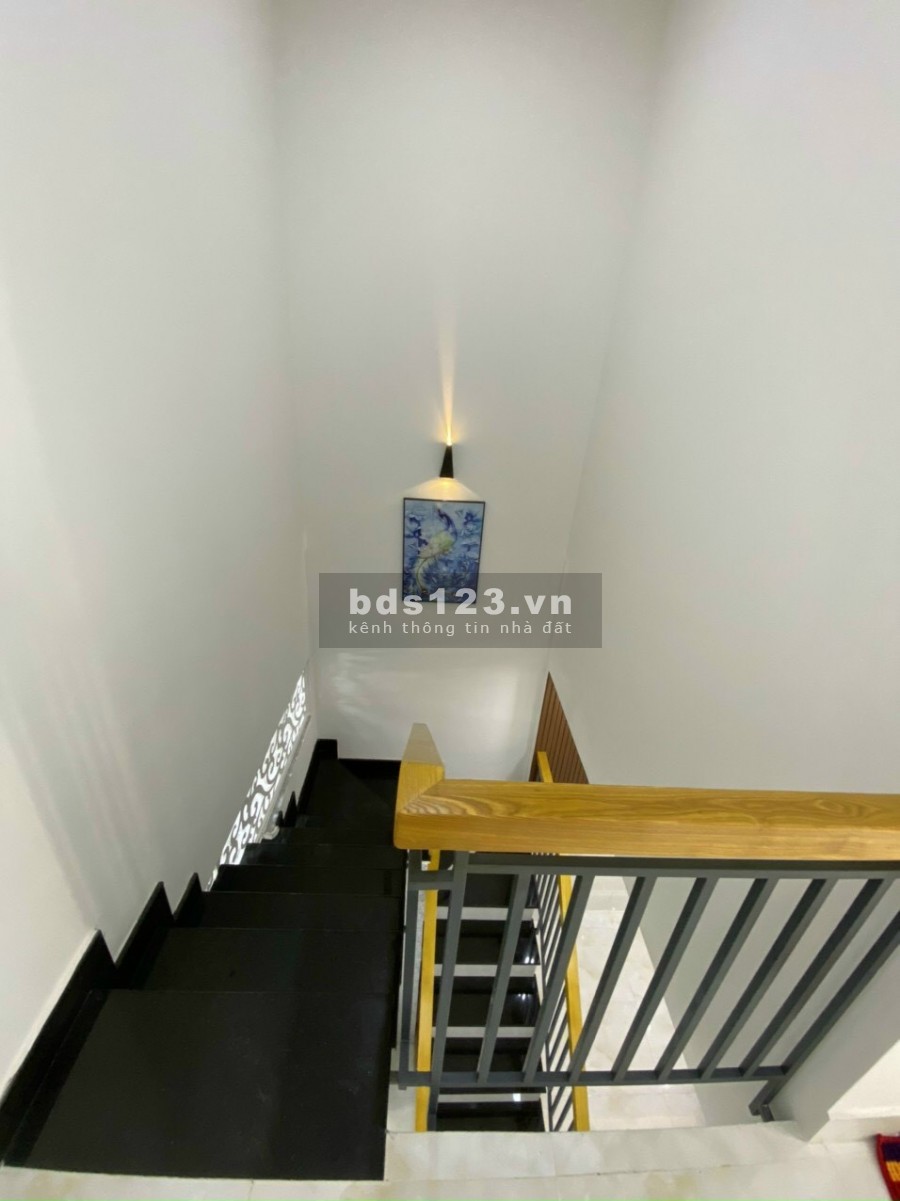 [Gấp] Bán nhà Thích Quảng Đức, hẻm xe hơi, nội thất tiền tỷ, DT 45m2, chỉ 6.6 tỷ TL.