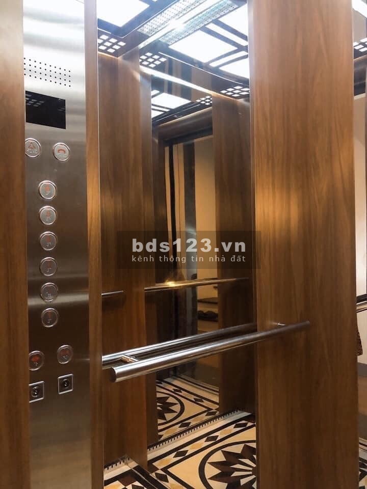 Bán nhà phố Hoàng Hoa Thám, Ba Đình, gần Sun Gran City thang máy giá 6.9 tỷ