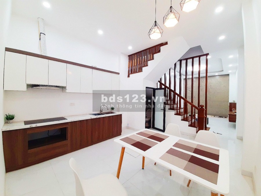 Bán nhà 402 Mỹ Đình, nhà đẹp ở ngay, 5 tầng đúc diện tích 37m2 giá bán 3.65 tỷ, lh 0978996965.