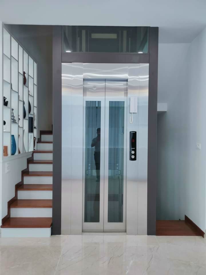 Mặt phố Trương Định, Quận Hai Bà Trưng, vỉa hèm rộng thang máy, diện tích 66m2, giá 18.5 tỷ