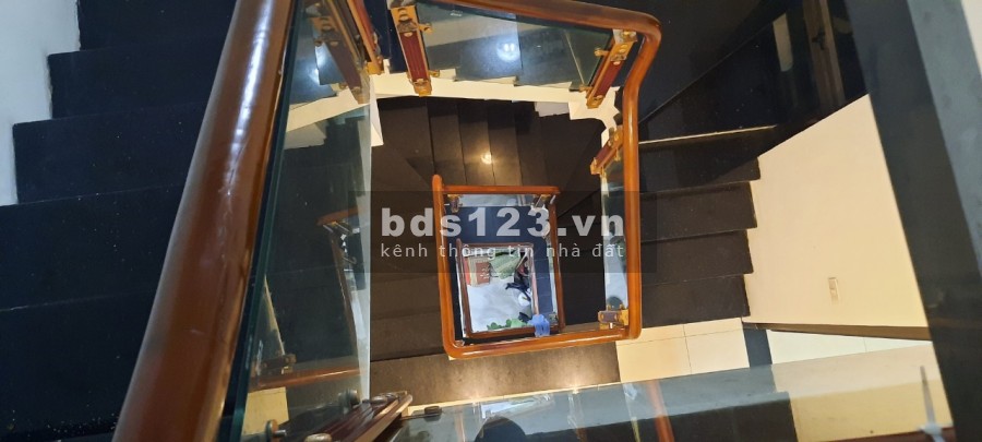 Chỉ 69 triệu/m2, 4 tầng diện tích 66m2 mặt tiền 4m 4 Ngủ, phố Sài Đồng, Quận Long Biên