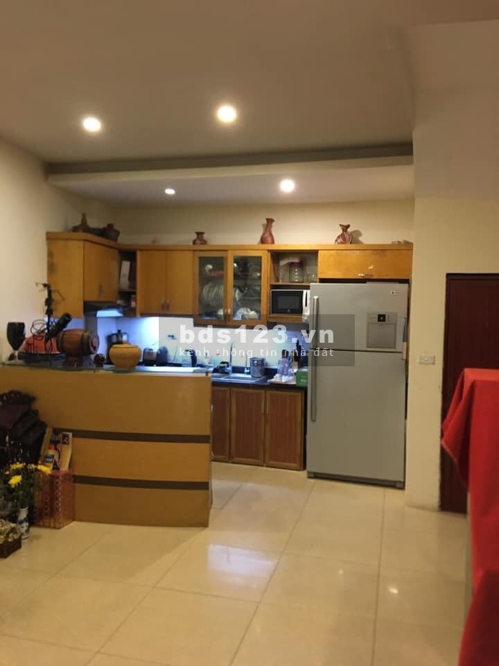 Nhà Đội Cấn nguyên căn diện tích 42m2 đúc kiên cố 4 tầng, ngõ thông kinh doanh, 3.8 tỷ