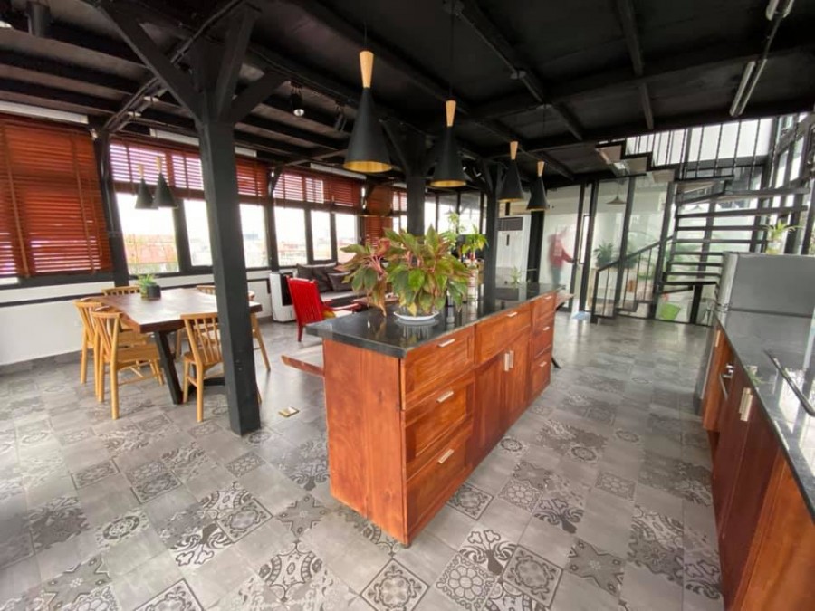 Bán Homestay - Tứ Liên - Tây Hồ đúc kiên cố 8 tầng, vị trí đắc địa, diện tích 136m2, giá 16.8 tỷ