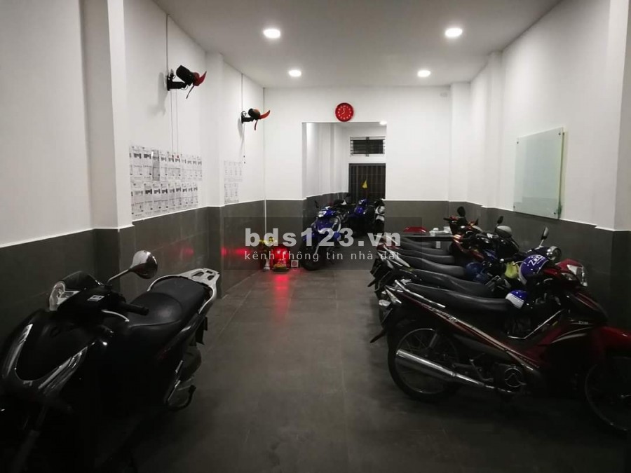 Bán nhà nguyên căn vị trí. đắc địa ĐIện Biên Phủ, diện tích 32m2, giáp ranh Quận 1, giá chỉ 2.65 tỷ