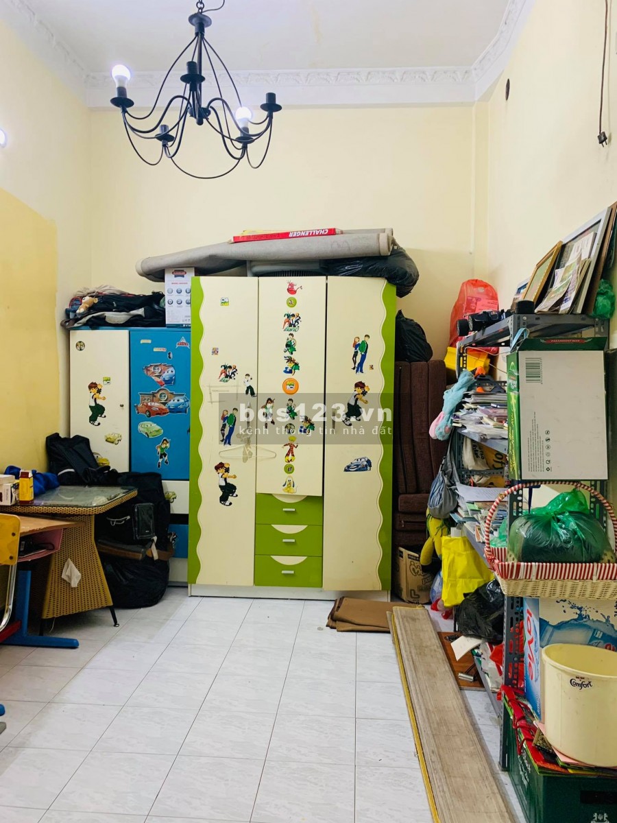 Bán nhà phố Láng Hạ diện tích sử dụng 33m2 giá bán 3,55 tỷ ô tô đỗ cửa, kinh doanh