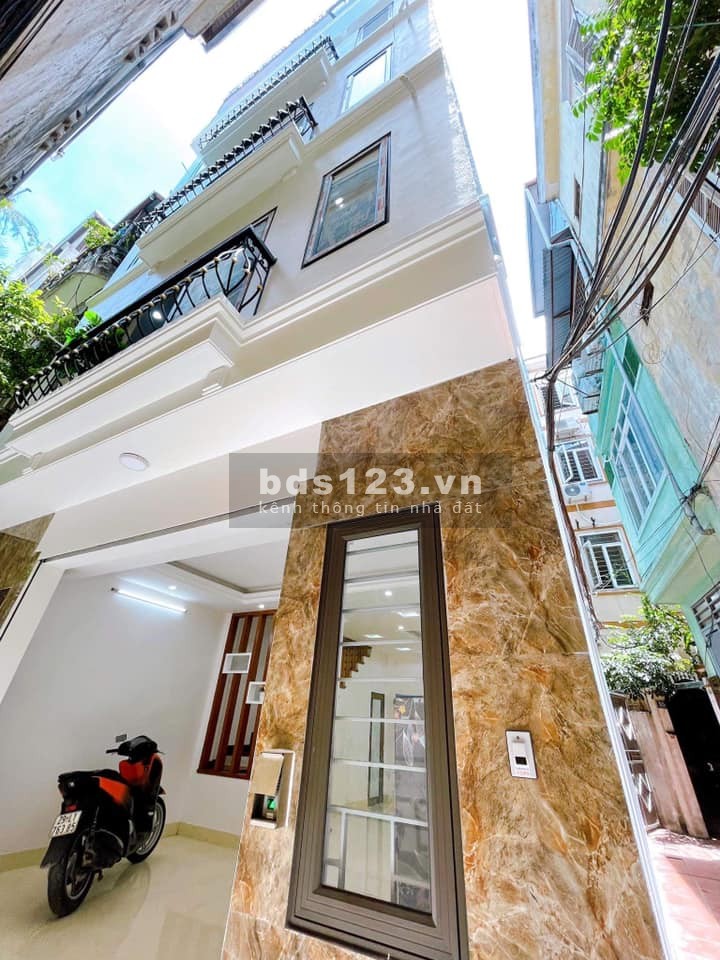 Siêu hot nhà Khương Trung Quận Thanh Xuân diện tích sử dụng 30m2 đúc 3 tầng giá 5.3 tỷ