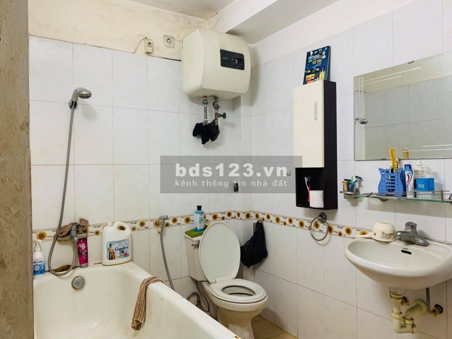 Bán nhà phố Láng Hạ diện tích sử dụng 33m2 giá bán 3,55 tỷ ô tô đỗ cửa, kinh doanh