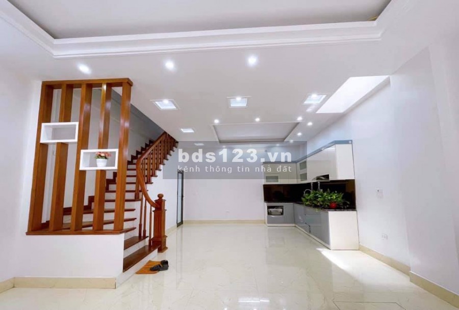 Siêu hot nhà Khương Trung Quận Thanh Xuân diện tích sử dụng 30m2 đúc 3 tầng giá 5.3 tỷ