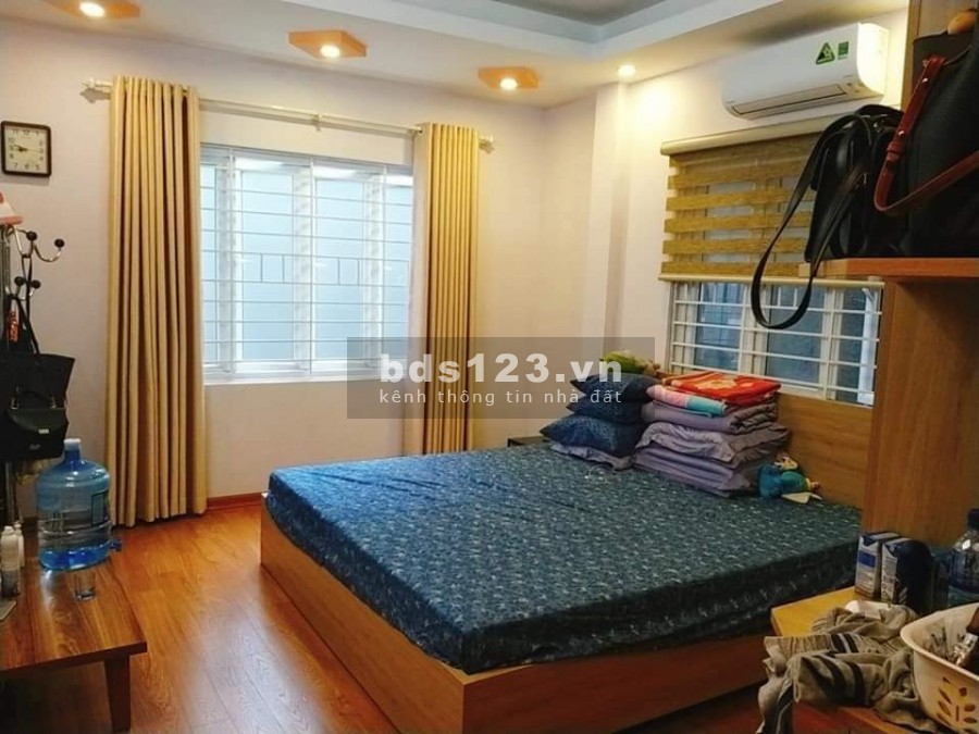 Bán gấp nhà Cầu Giấy, diện tích sử dụng mt 4.6m kinh doanh ngõ thông, bao sạch chính chủ