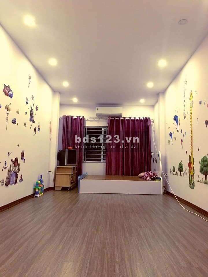 Nhà hoa hậu Kim Giang gần phố, chủ tự xây 6 tầng diện tích sử dụng 40m2 giá 3.65 tỷ