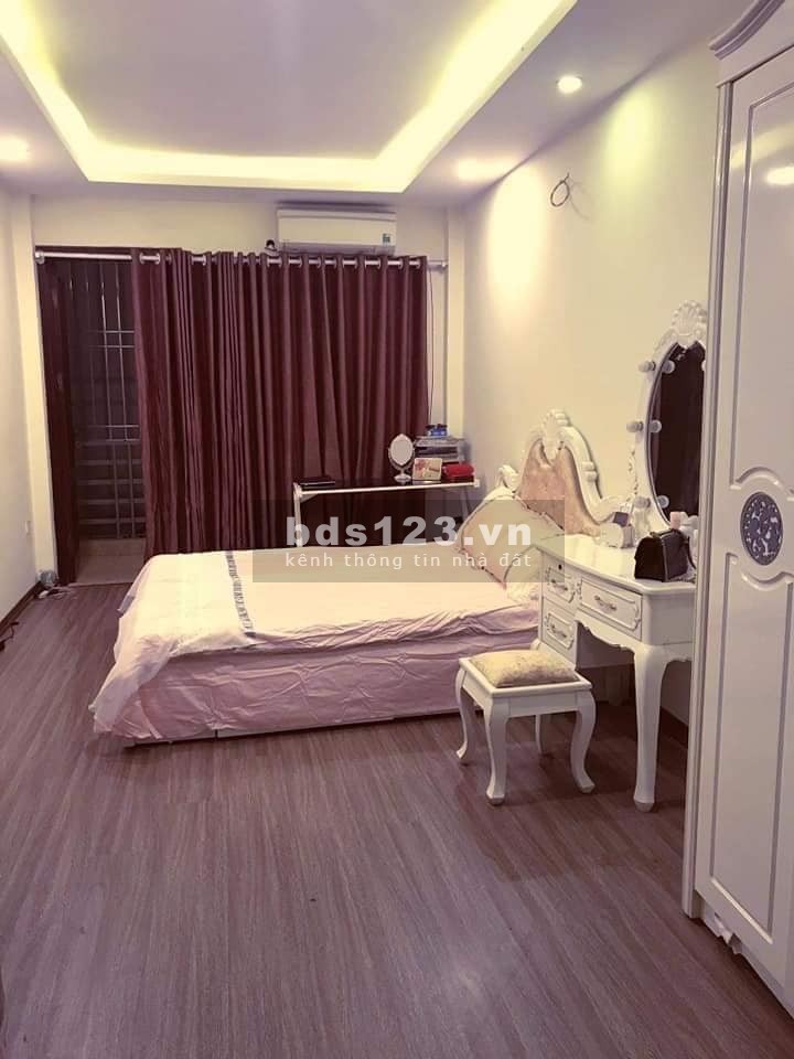 Nhà hoa hậu Kim Giang gần phố, chủ tự xây 6 tầng diện tích sử dụng 40m2 giá 3.65 tỷ
