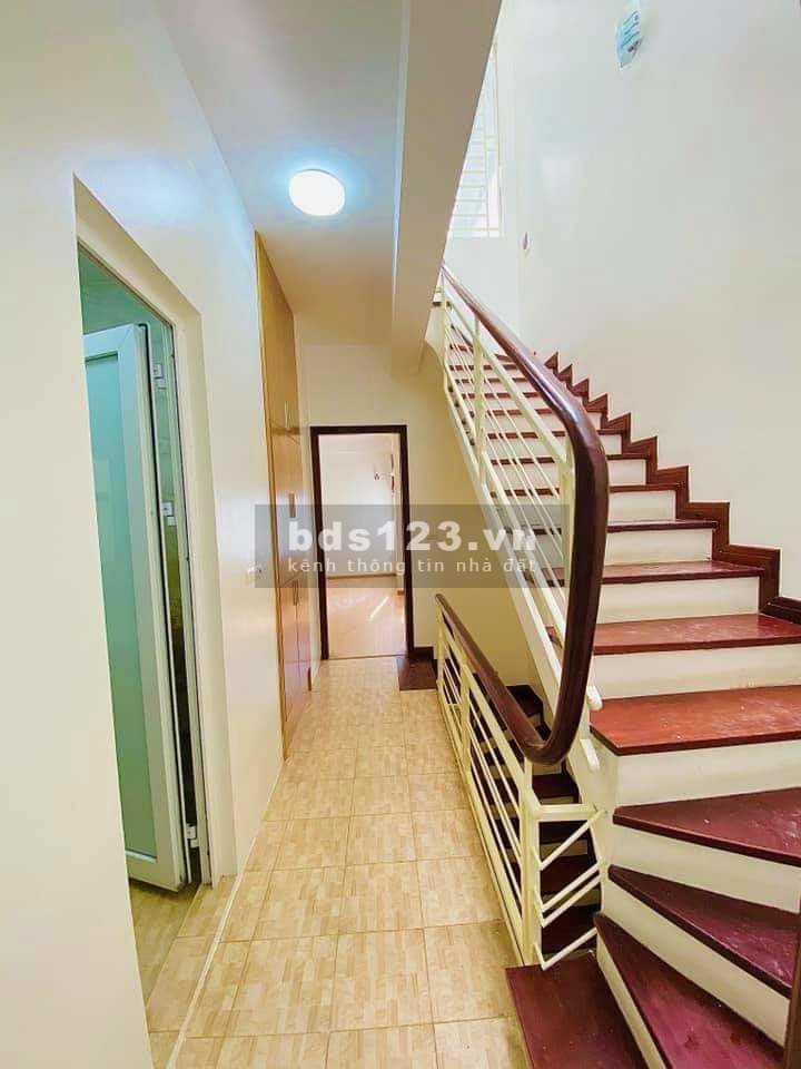 Bán nhà nguyên căn Văn Quán 20m ra ô tô đỗ thông thoáng hiện đại đúc 4 tầng, lh 0926891993