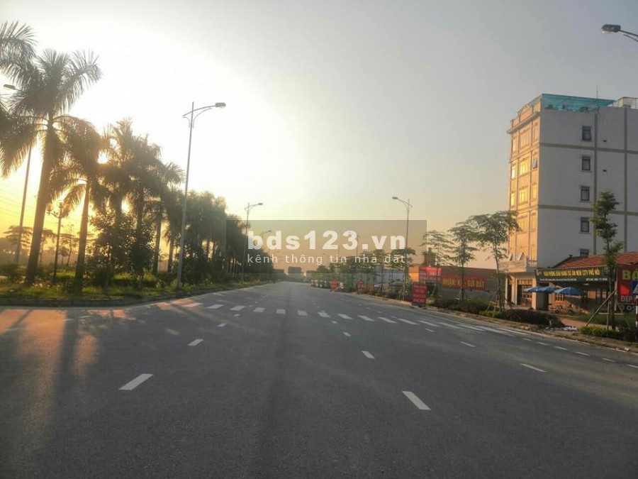 Chính chủ cần tiền bán 106m2 đất trước mặt là đường 69m, sổ sẵn, lh 0382869222
