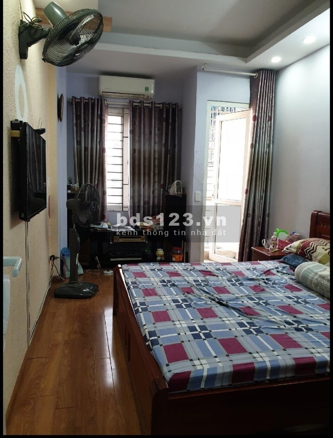 Bán nhà Yên Hoà diện tích sử dụng 42m2 giá 4.6 tỷ ngõ nông khu an sinh đỉnh.