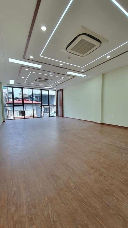 Bán nhà mặt ngõ Trần Quốc Hoàn Hà Nội 50mx6T Mt 4.4m 15 tỷ 0902224679