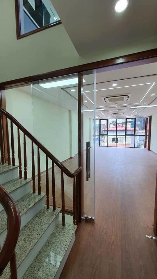 Bán nhà mặt ngõ Trần Quốc Hoàn Hà Nội 50mx6T Mt 4.4m 15 tỷ 0902224679