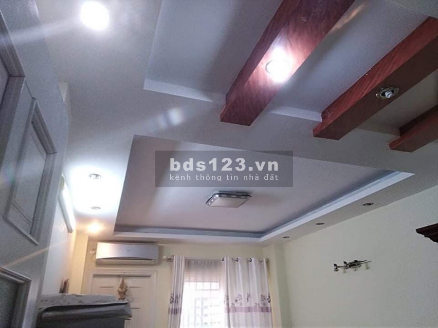 Bán phân lô ô tô vào nhà ngõ 118 Nguyễn Khánh Toàn, 40mx 5 tầng, giá chỉ 6.6 tỷ