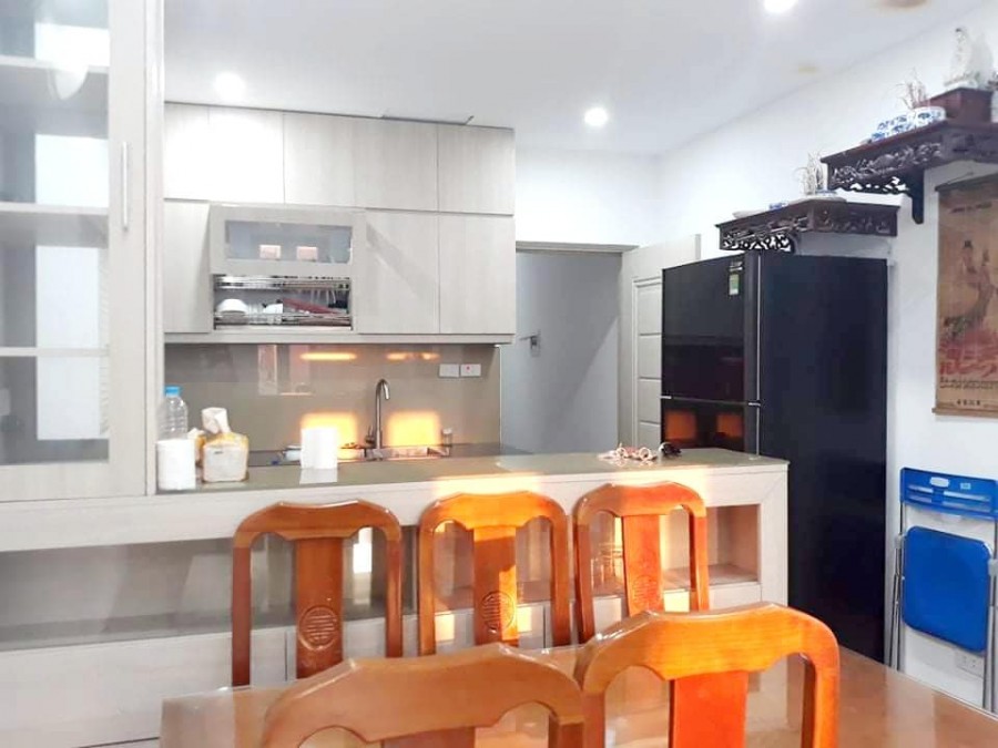 Bán nhà nguyên căn phân lô ô tô tránh, đúc kiên cố 6 tầng, thang máy sổ đẹp thông thoáng
