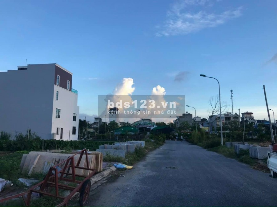 Bán đất Vịt cỏ Hồ Sen, ph Tân Bình, diện tích sử dụng 76.5m2, mt 4.5m, đường 13.5m, giá tốt