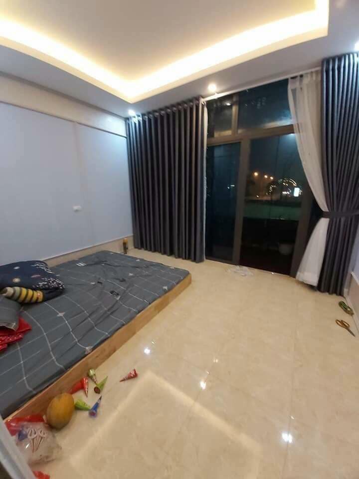 Bán nhà mặt ngõ Trần Quốc Hoàn Hà Nội 50mx6T Mt 4.4m 15 tỷ 0902224679