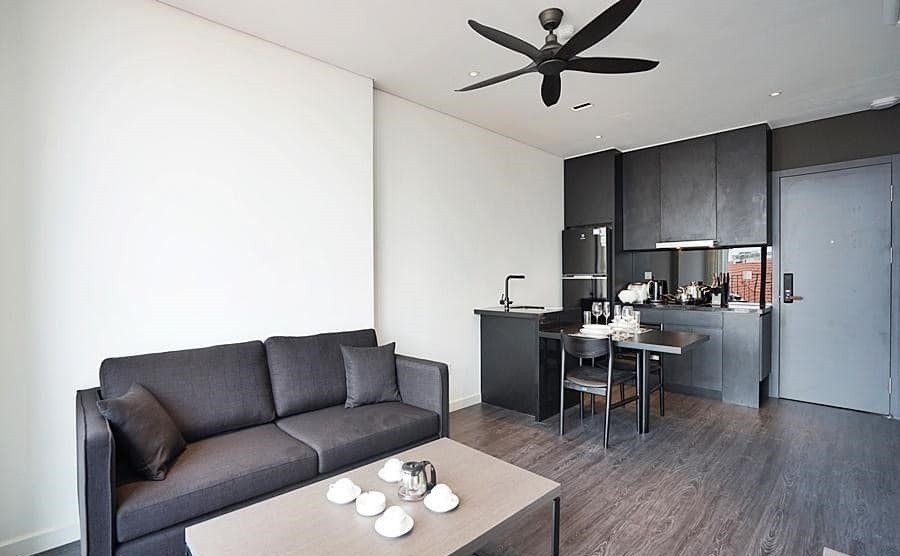 Bán khách sạn mặt phố Trần Duy Hưng diện tích sử dụng 110m2, đúc 10 tầng, mt 8m, giá 26.5 tỷ