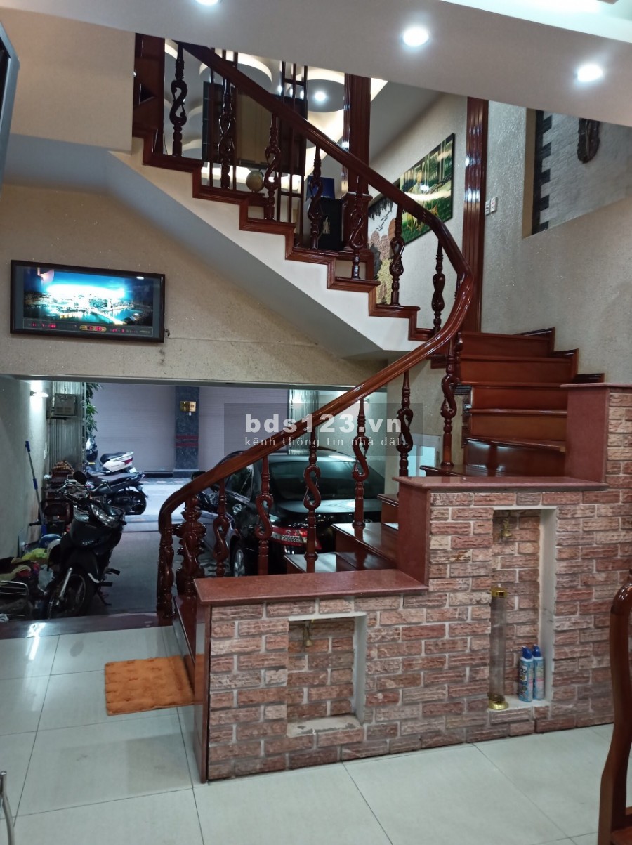 Bán nhà Ngọc Lâm, nguyên căn xịn, vào ở ngay, ô tô đỗ cửa giá bán 3 tỷ hơn, pháp lí đủ