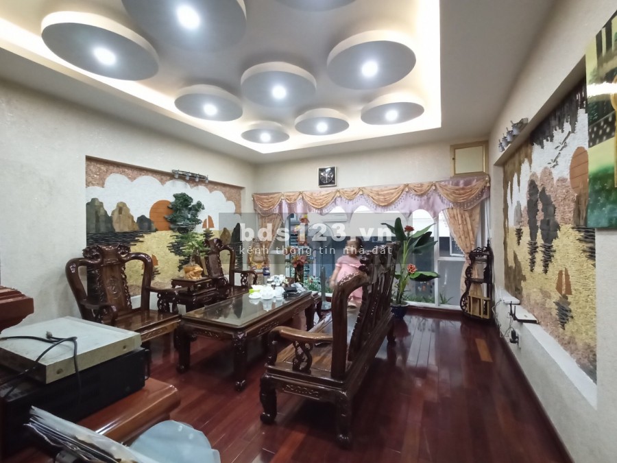 Bán nhà Ngọc Lâm, nguyên căn xịn, vào ở ngay, ô tô đỗ cửa giá bán 3 tỷ hơn, pháp lí đủ