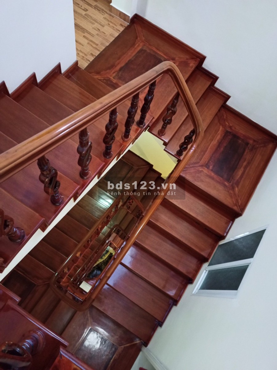 Bán nhà Ngọc Lâm, nguyên căn xịn, vào ở ngay, ô tô đỗ cửa giá bán 3 tỷ hơn, pháp lí đủ