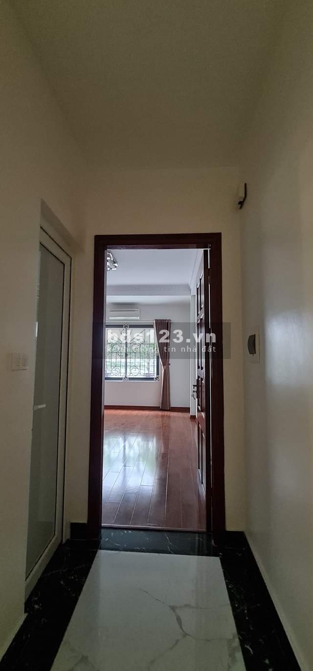 Bán nhà Xuân La, ô tô vào nhà, diện tích 50m2 đúc 6 tầng, mt 5m, thiết kế đẹp, giá 5.95 tỷ