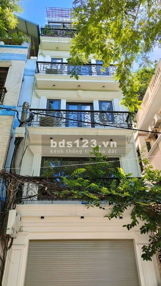 Chính chủ bán gấp nhà mặt phố Thạch Bàn gara ô tô diện tích 60m2 4 tầng, mt 5m, giá 5 tỉ