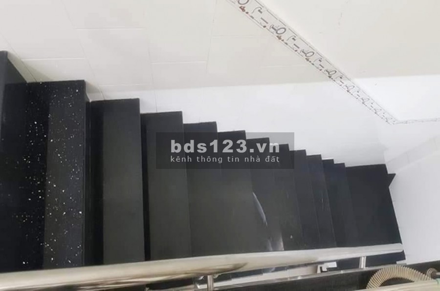 Nhà Lô Góc đường Ngô Quyền Q10, Sát Mặt Tiền, 2 Lầu 3PN Dọn Ở Ngay, 41m2, LH 0971243100
