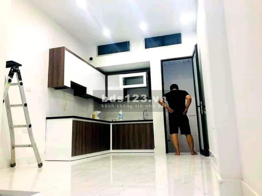 Bán nhà phân lô Quân Đội ô tô 7 chỗ đổ cửa sổ vuông vắn, đồ gỗ xịn sò, giá 5.5 tỷ