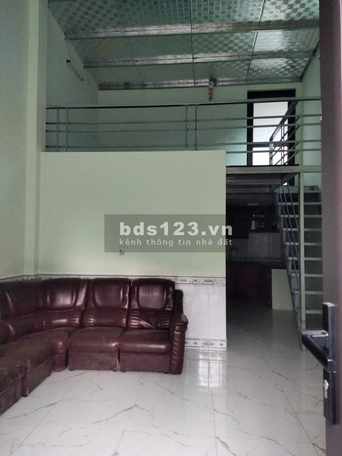 Bán gấp cần thanh khoản, cấp 4, ngõ rộng thoáng, hàng xóm thán thiện, khu vực tiện ích bao trùm