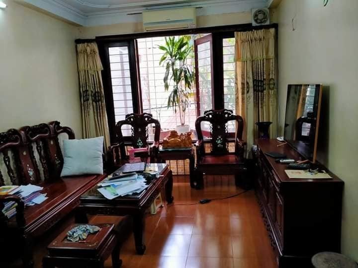 Nhà đẹp đường Láng ở ngay gần phố tặng ngay nội thất gỗ hương cực đẹp giá chỉ có 4,6 tỷ