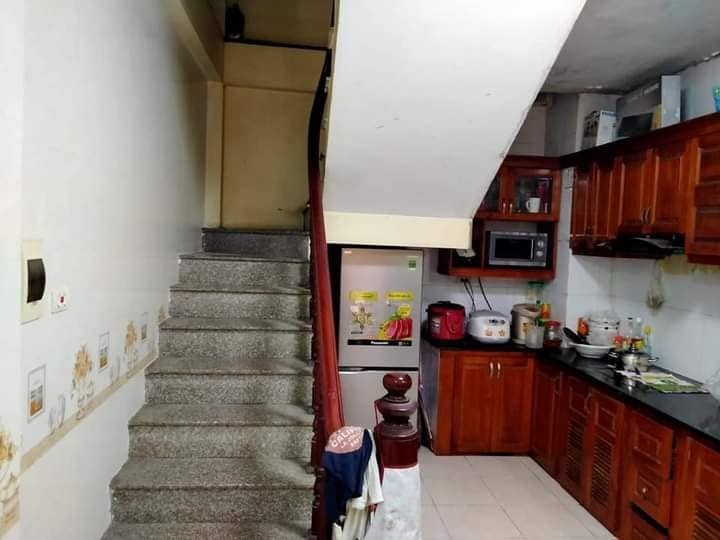 Nhà đẹp đường Láng ở ngay gần phố tặng ngay nội thất gỗ hương cực đẹp giá chỉ có 4,6 tỷ