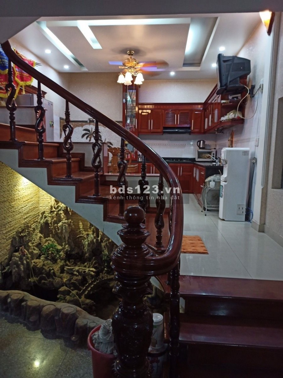 Bán nhà Ngọc Lâm, nguyên căn xịn, vào ở ngay, ô tô đỗ cửa giá bán 3 tỷ hơn, pháp lí đủ