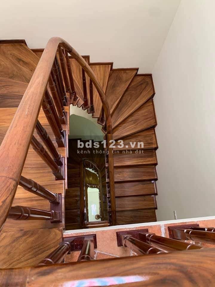 Bán nhà mặt tiền rộng sổ nở hậu, an ninh tốt an sinh đỉnh, vị trí đắc địa, khu dân cư đông