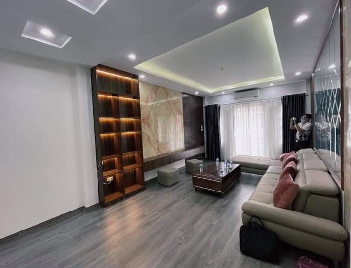 Bán nhà mặt phố Trần Quang Diệu, Đống Đa, dt 75m2, 5 tầng thang máy, giá bán 19 tỷ
