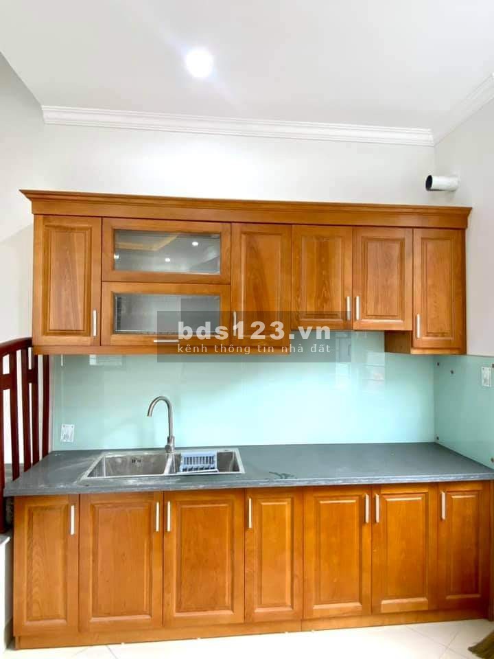 Bán nhà diện tích 37m2, Nguyễn Văn Cừ, gara ô tô phân lô gần phố, giá bán nhanh 4.5 tỷ